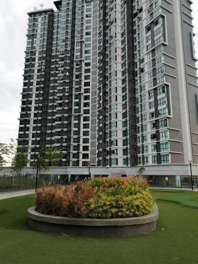 Santai Homestay Cyberjaya Exterior foto